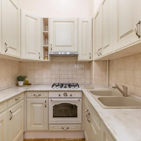 Gde Kiraly 51 * Budapeşte