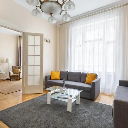 Gde Kiraly 51 Daire *